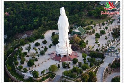 tham quan Chùa Linh Ứng