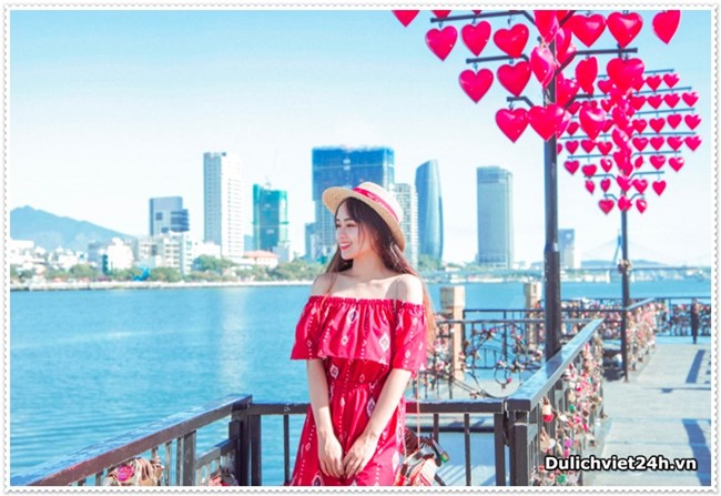Check in tại Cầu Tình Yêu